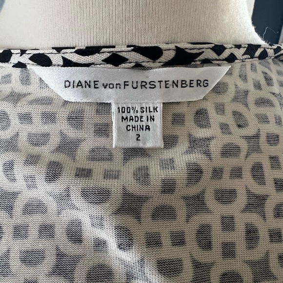 Diane Von Furstenberg Julian Wrap Dress - Picture 3 of 4